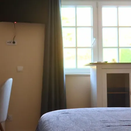 Bed & Breakfast Art 4