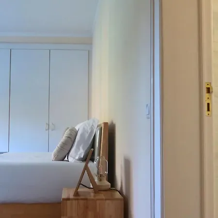 Bed & Breakfast Art 4 Carcavelos (Lisbon)