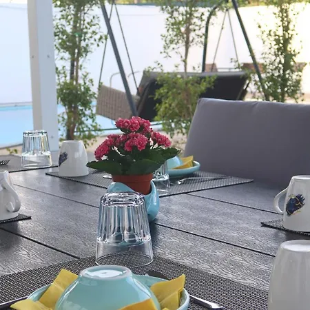 Art 4 Carcavelos (Lisbon)