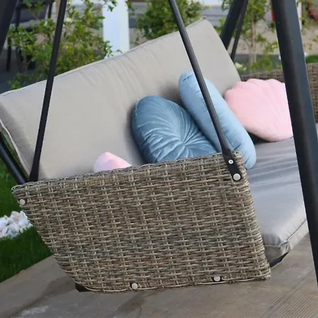 Bed & Breakfast Art 4