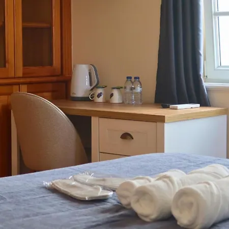 Art 4 Carcavelos (Lisbon)