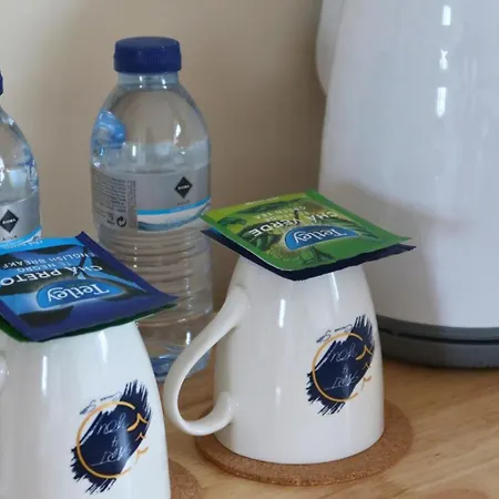 Art 4 Bed & Breakfast Carcavelos (Lisbon)