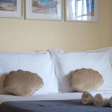 Bed & Breakfast Art 4 Carcavelos (Lisbon)