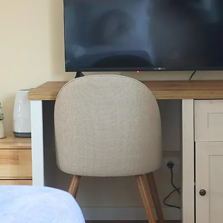 Art 4 Bed & Breakfast Carcavelos (Lisbon)