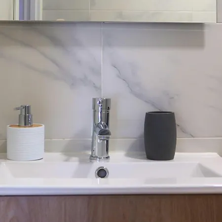 Bed & Breakfast Art 4 Carcavelos (Lisbon)