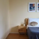 Art 4 Bed and breakfast Carcavelos (Lisbon)