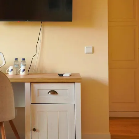 Art 4 فندق مبيت وإفطار